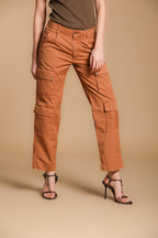 Evita Cargo pantalón cargo mujer en gabardina elax relaxed fit 