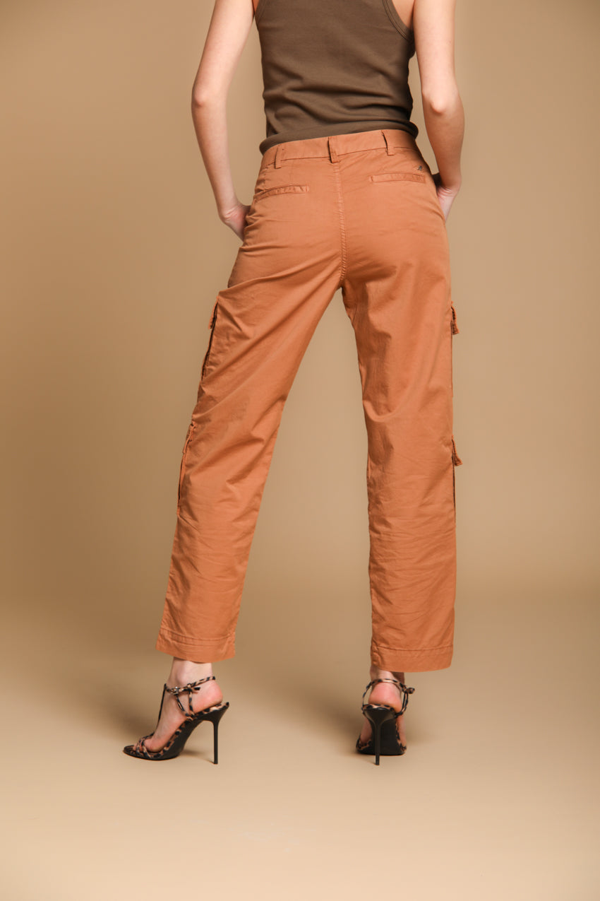 Evita Cargo pantalón cargo mujer en gabardina elax relaxed fit 