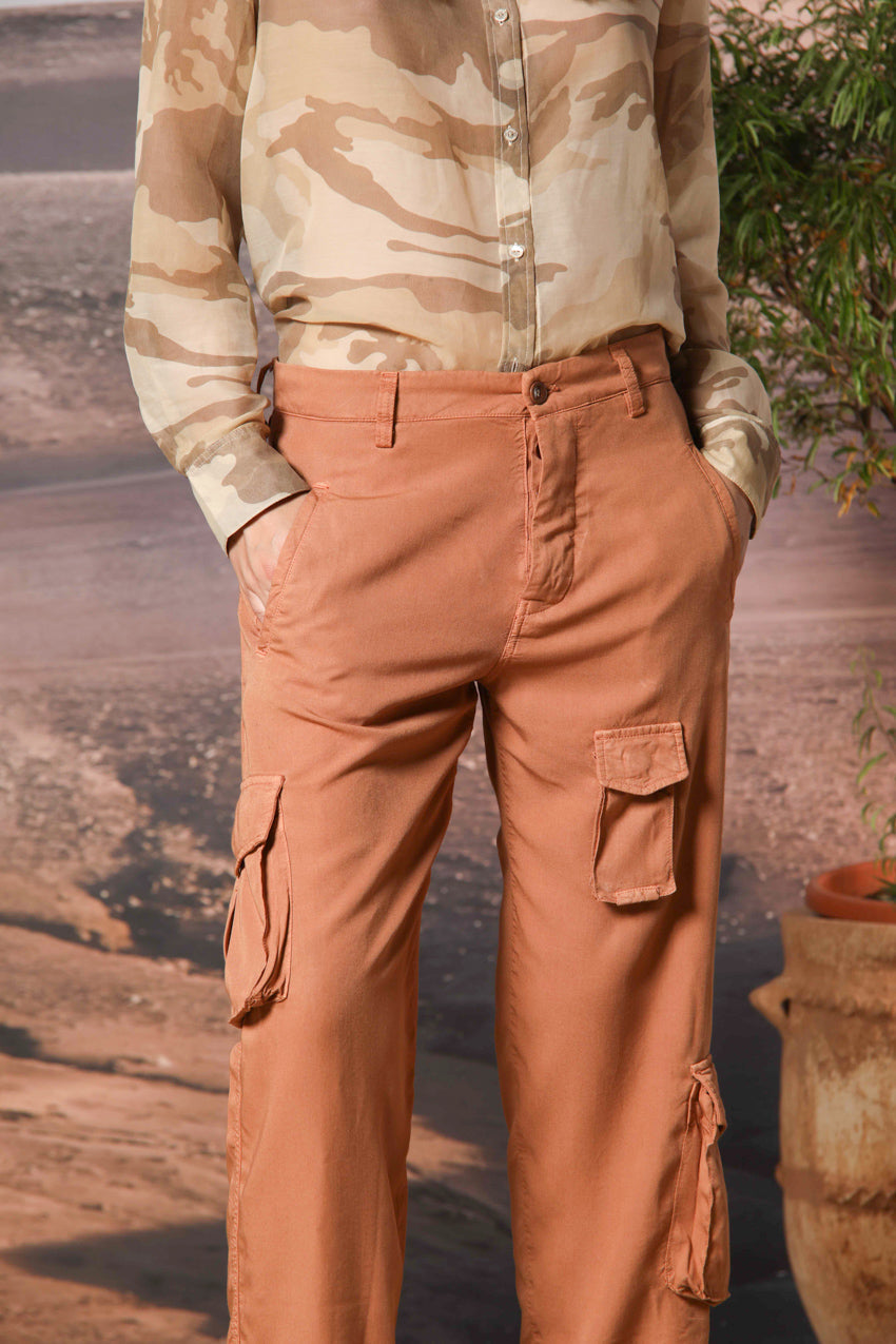 Asia Snake pantalón cargo mujer en modal relaxed fit 