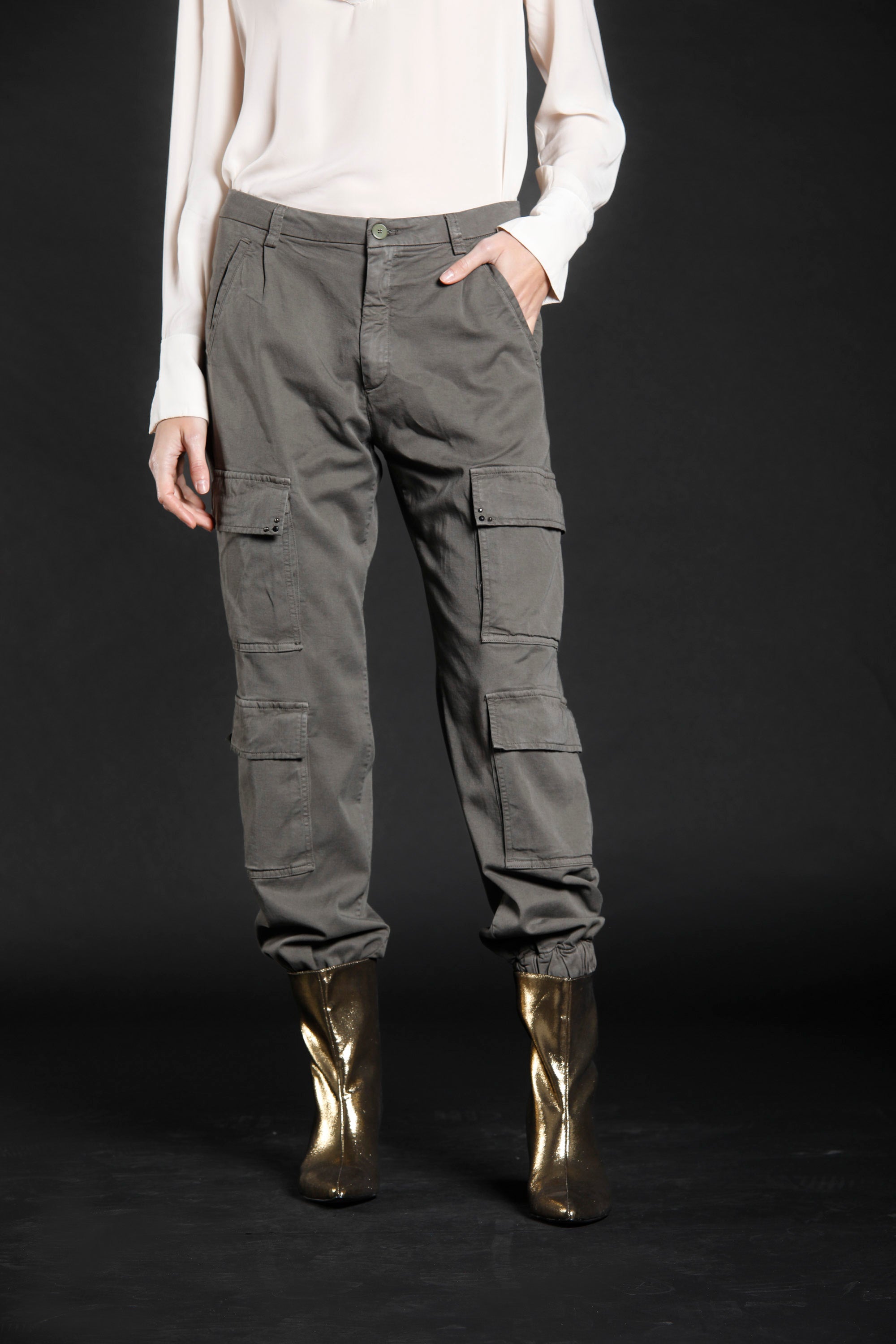 Evita Cargo women's cargo pants in gabardine curvy fit
