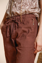 Jogger City pantalón chino mujer en tela de lino y algodón ligero relaxed fit