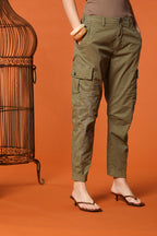 Judy Archivio pantalone cargo donna in twill di cotone stretch con ricamo relaxed fit