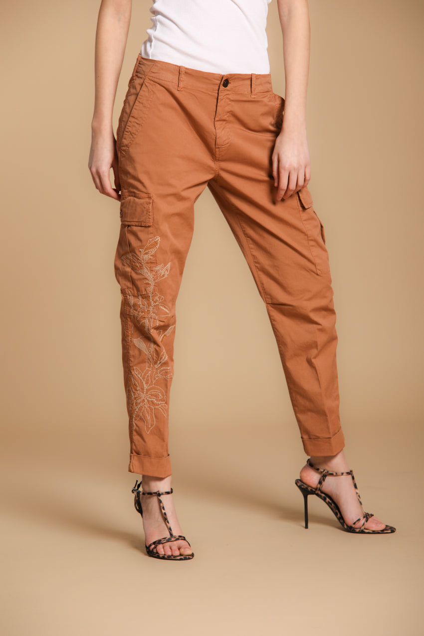 Judy Archivio pantalón cargo mujer en sarga de algodón elástico relaxed fit
