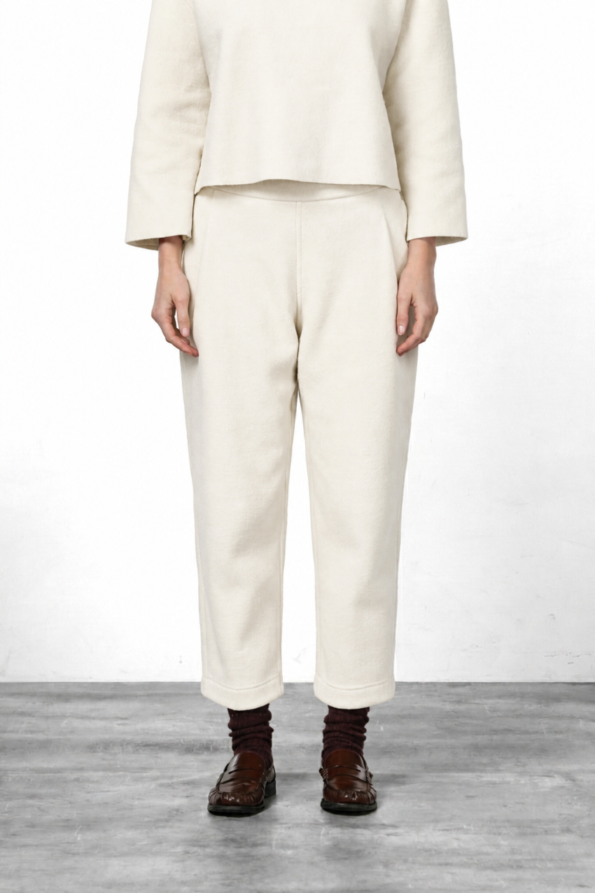 Balloon women’s chino pants in wool cloth with balloon fit