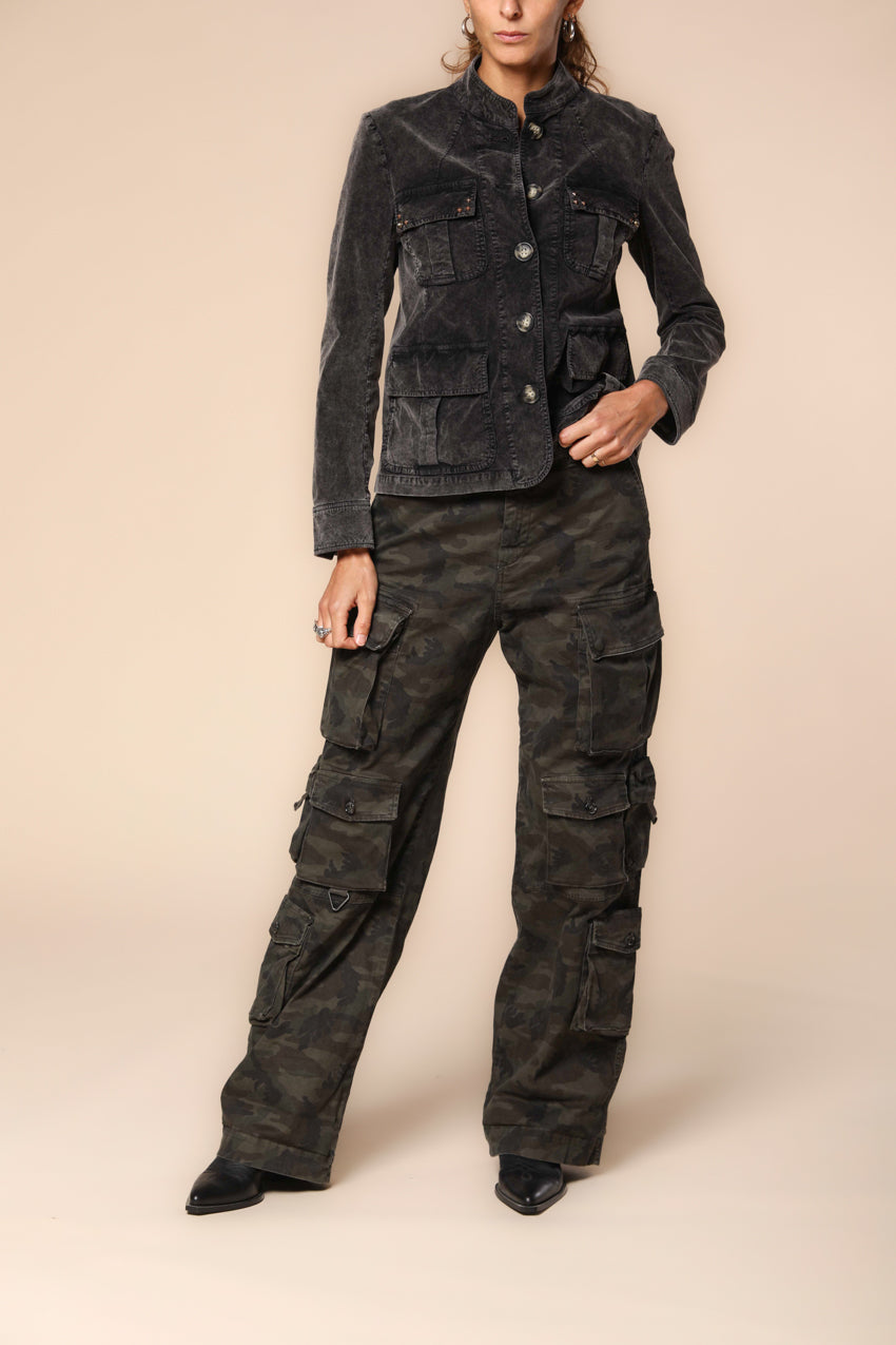 New Hunter pantalón cargo mujer en satén con estampado de camuflaje ajuste straight