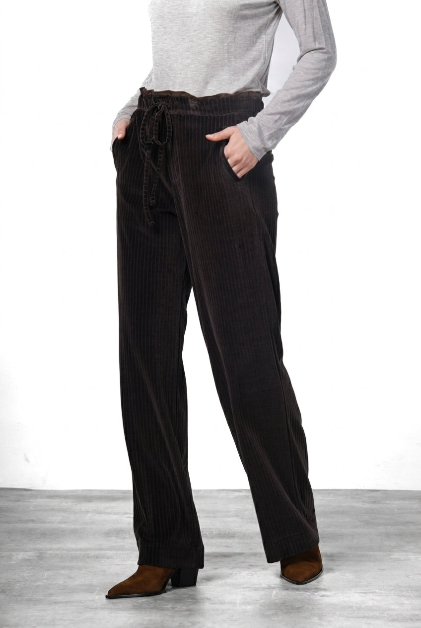 New York Studio Elax Chinohose für Damen aus breit geripptem Samt mit straight fit