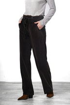 New York Studio Elax Chinohose für Damen aus breit geripptem Samt mit straight fit