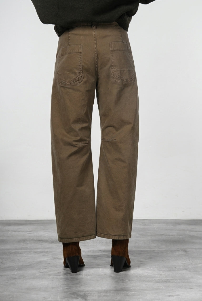 Vivienne City pantalon chino femme en gabardine balloon fit