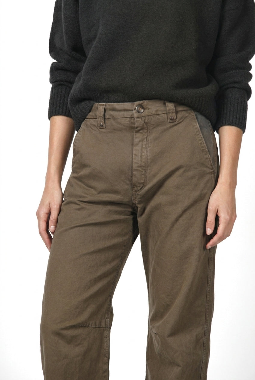 Vivienne City pantalon chino femme en gabardine balloon fit