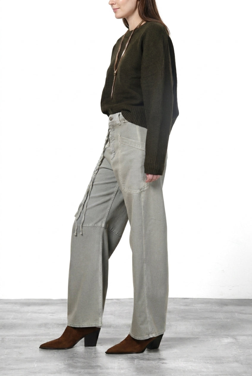 Venice women’s chino pants in twill with balloon fit ①