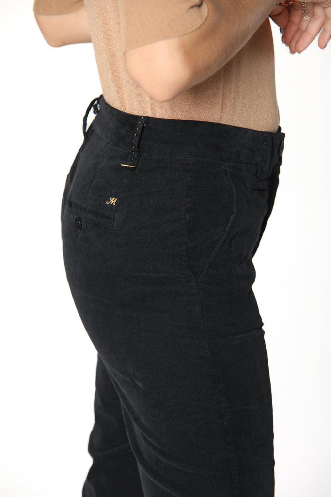 Image 2 of women's chino pants in black velvet New York Slim model by Mason's