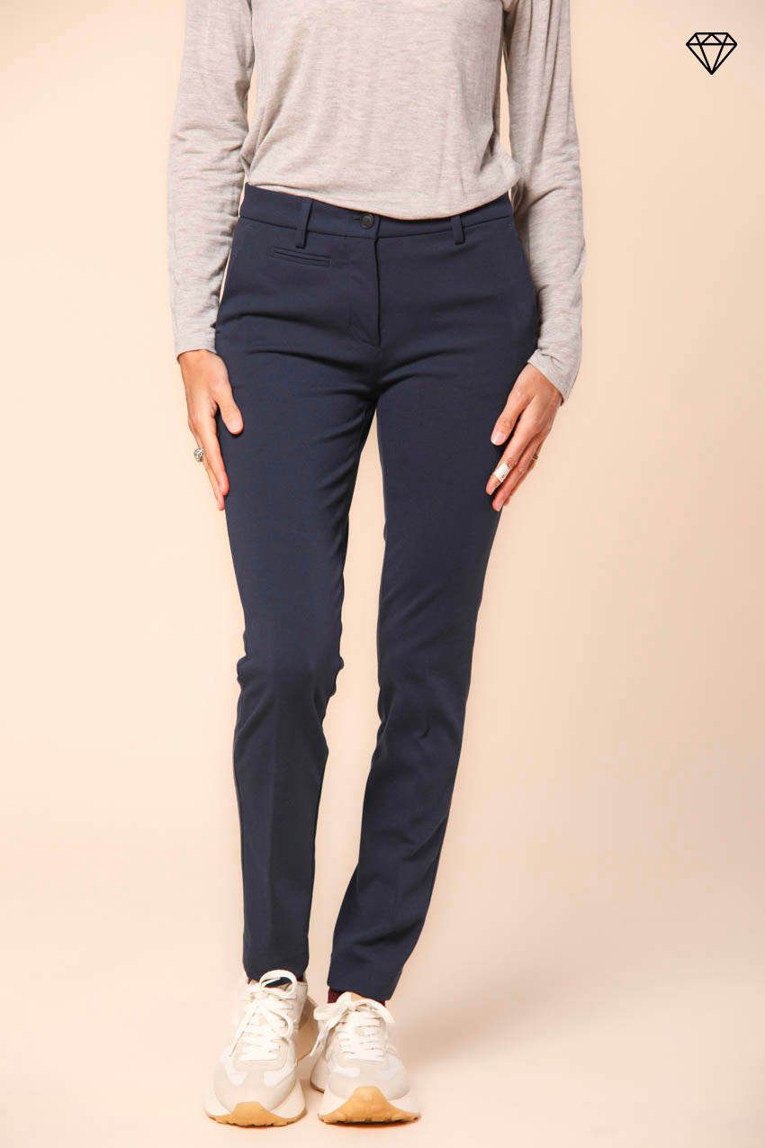 Immagine 1 di pantalone chino donna in jersey tecnico modello New York Slim slim fit 