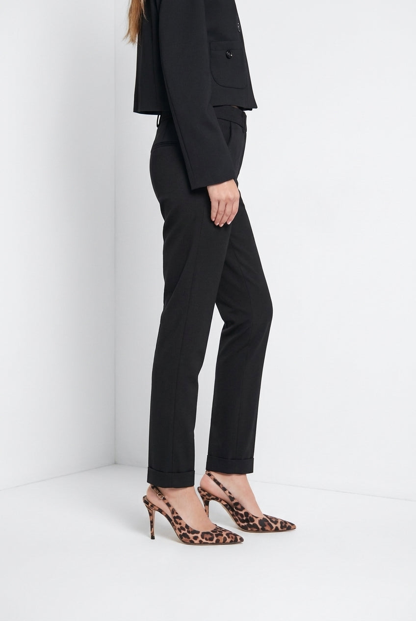 New York Slim Chinohose für Damen aus technischem Jersey mit slim fit ①
