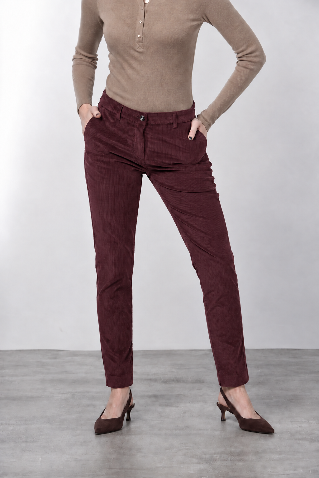 New York Slim pantalone chino donna in velluto a costa grande slim fit ①