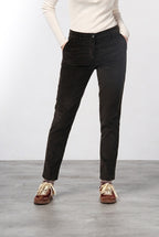 New York Slim pantalone chino donna in velluto a costa grande slim fit ①