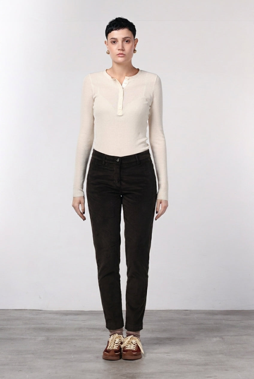 New York Slim pantalone chino donna in velluto a costa grande slim fit ①