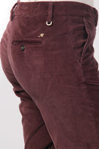 New York Slim Chinohose für Damen aus breit geripptem Samt mit slim fit ①