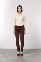 New York Slim Chinohose für Damen aus breit geripptem Samt mit slim fit ①