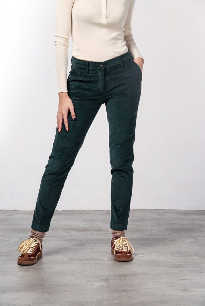 New York Slim pantalón chino de mujer en terciopelo de pana ancha slim fit ①