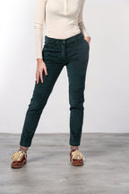 New York Slim pantalón chino de mujer en terciopelo de pana ancha slim fit ①