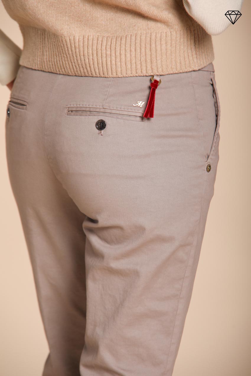 New York Slim Damen-Chinohose aus Satin Slim Fit ①