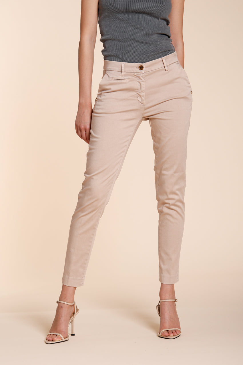 New York Slim pantalón chino mujer en satén stretch slim fit ①