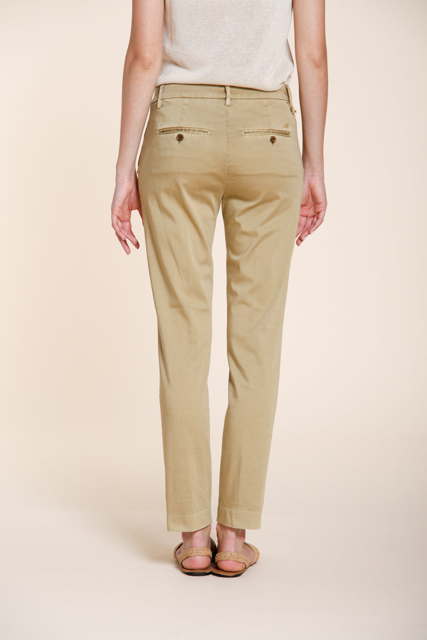 New York Slim pantalón chino mujer en satén stretch slim fit ①