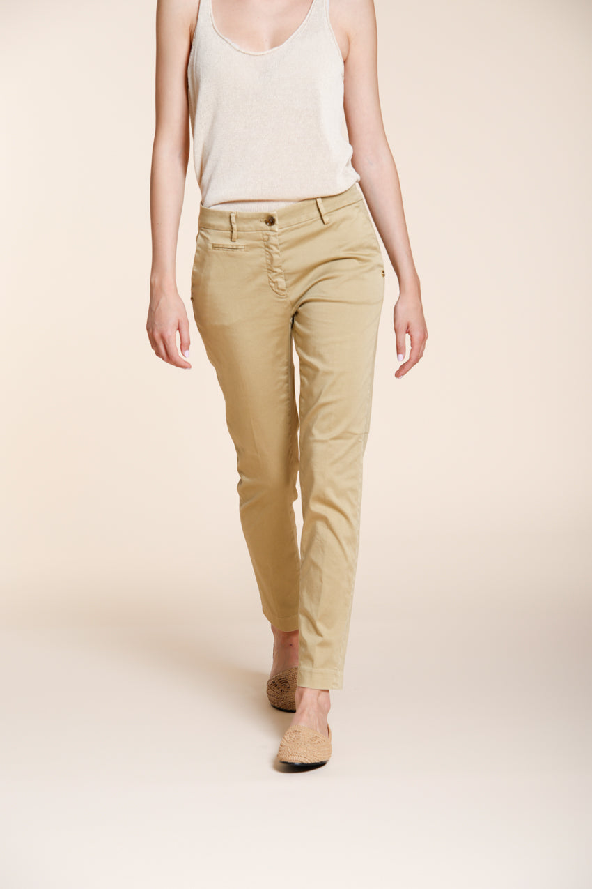New York Slim pantalón chino mujer en satén stretch slim fit ①