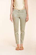 New York Slim pantalón chino mujer en satén stretch slim fit ①