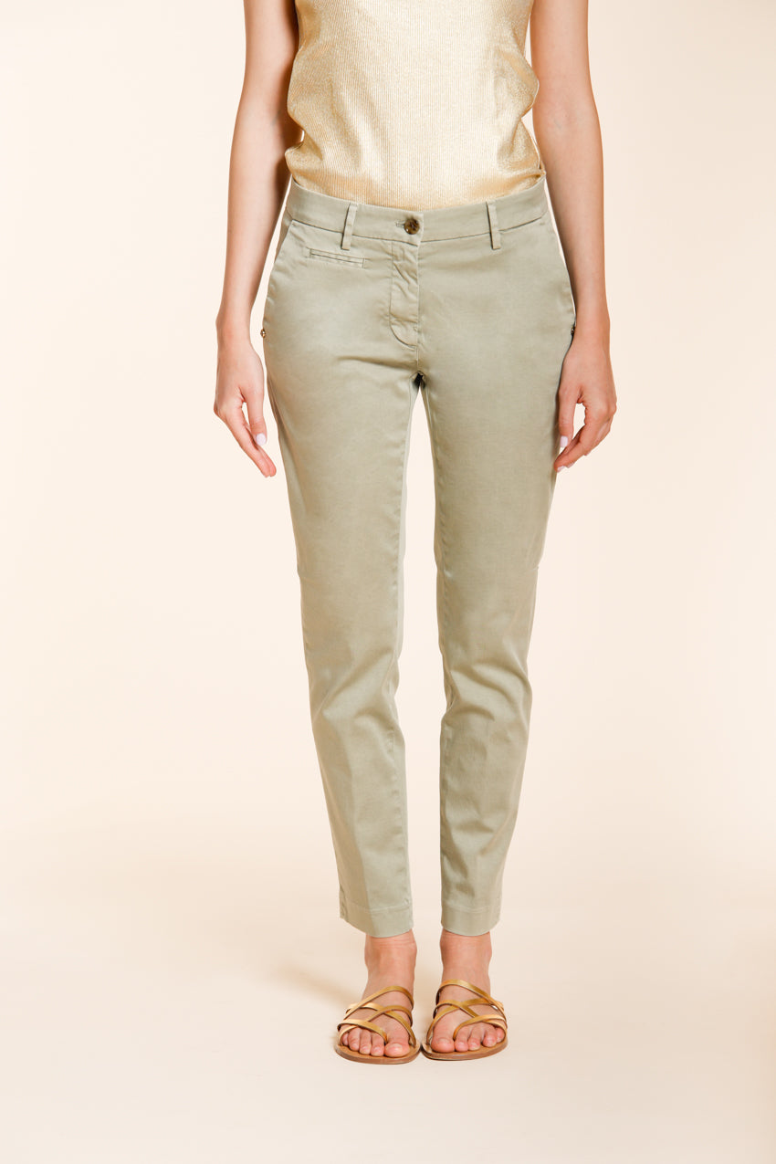 New York Slim pantalón chino mujer en satén stretch slim fit ①