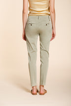 New York Slim pantalón chino mujer en satén stretch slim fit ①