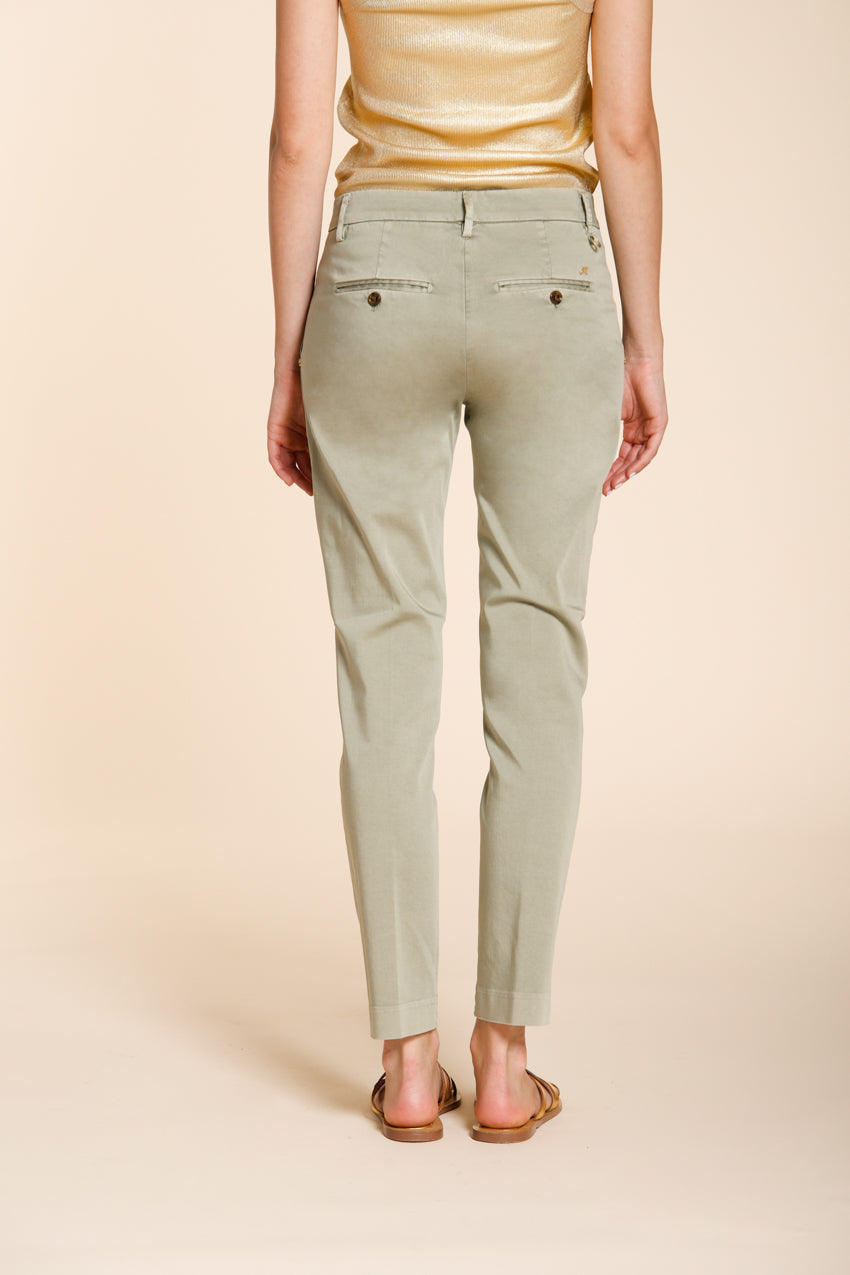 New York Slim pantalón chino mujer en satén stretch slim fit ①