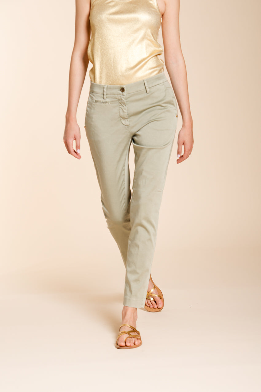 New York Slim pantalón chino mujer en satén stretch slim fit ①