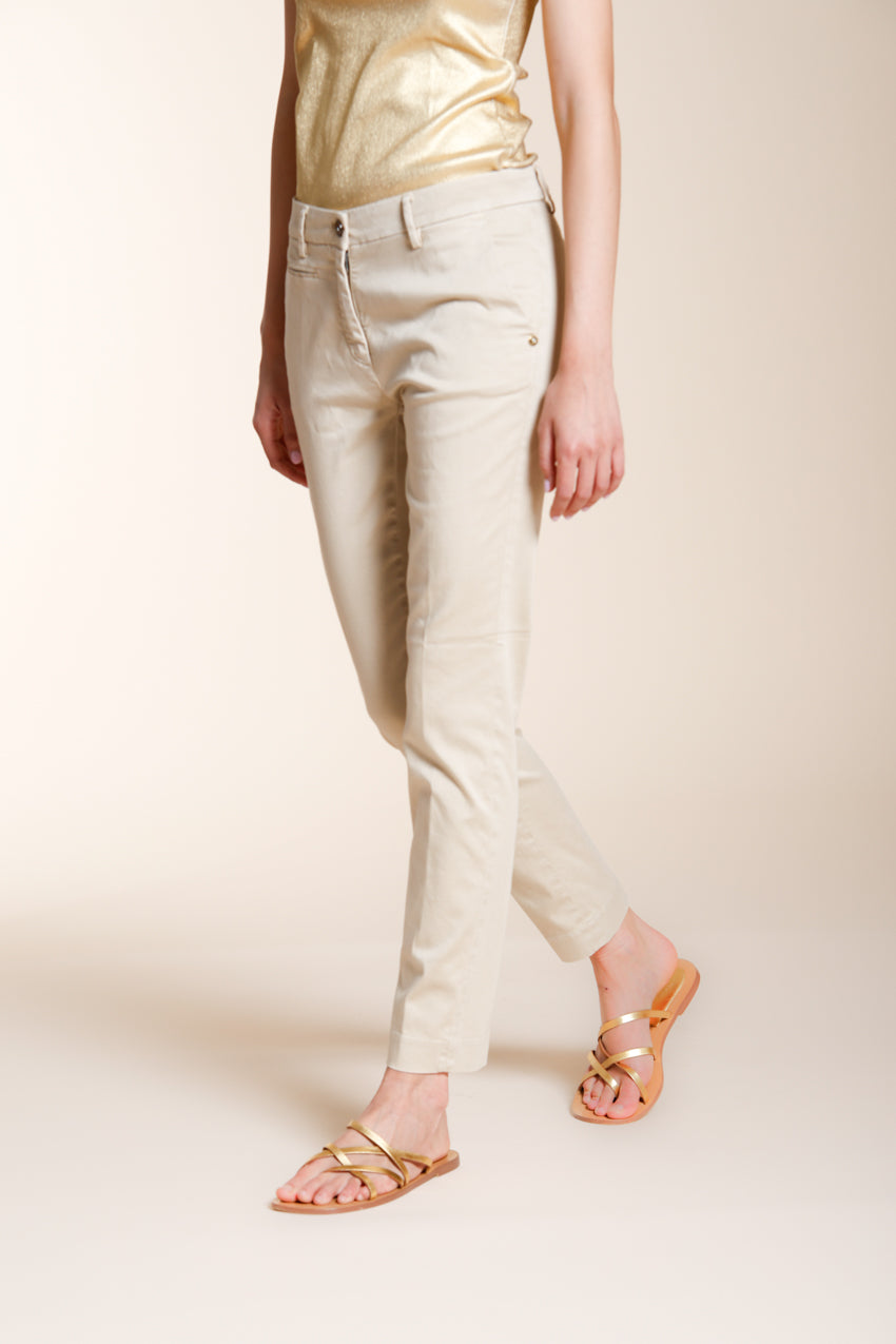 New York Slim pantalón chino mujer en satén stretch slim fit ①