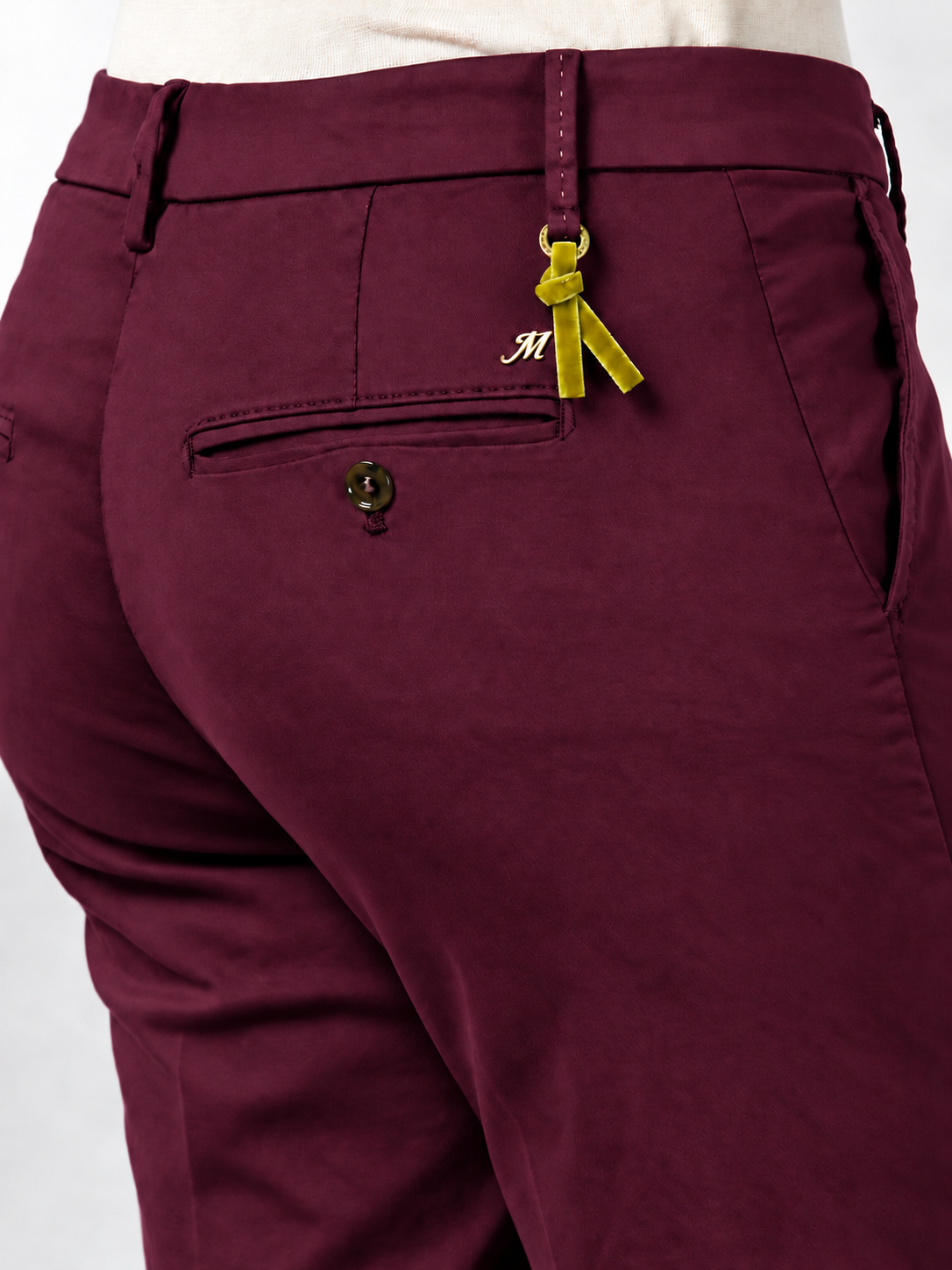 New York Slim Chinohose für Damen aus Satin mit slim fit ①
