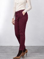 New York Slim Chinohose für Damen aus Satin mit slim fit ①
