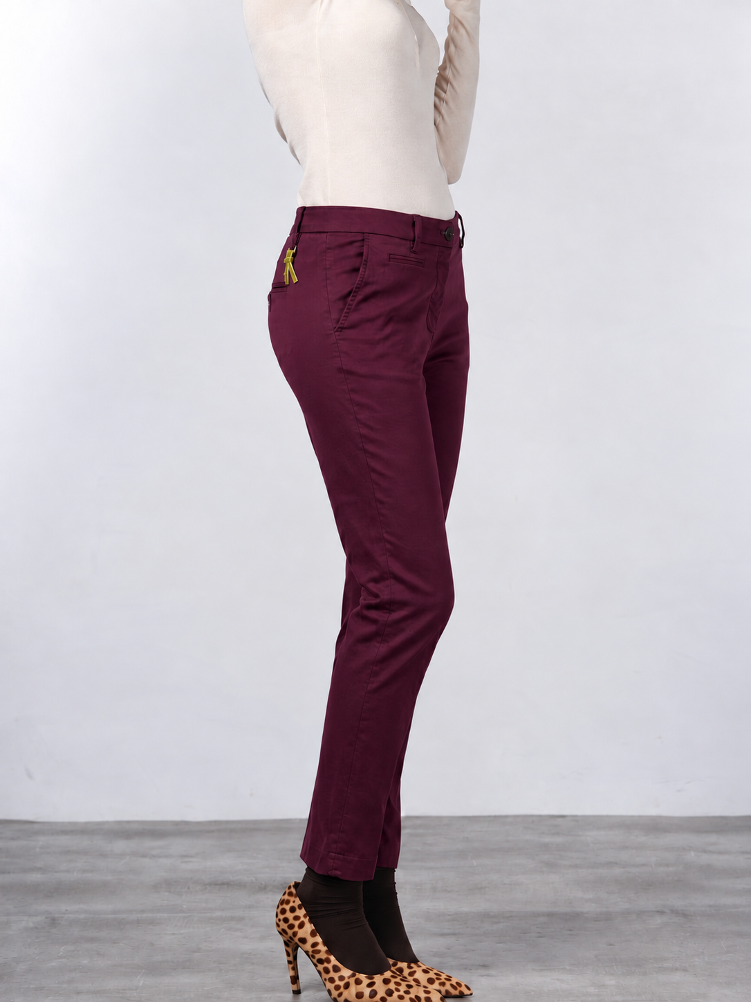 New York Slim Chinohose für Damen aus Satin mit slim fit ①
