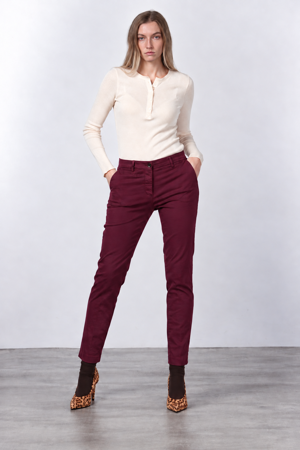New York Slim Chinohose für Damen aus Satin mit slim fit ①
