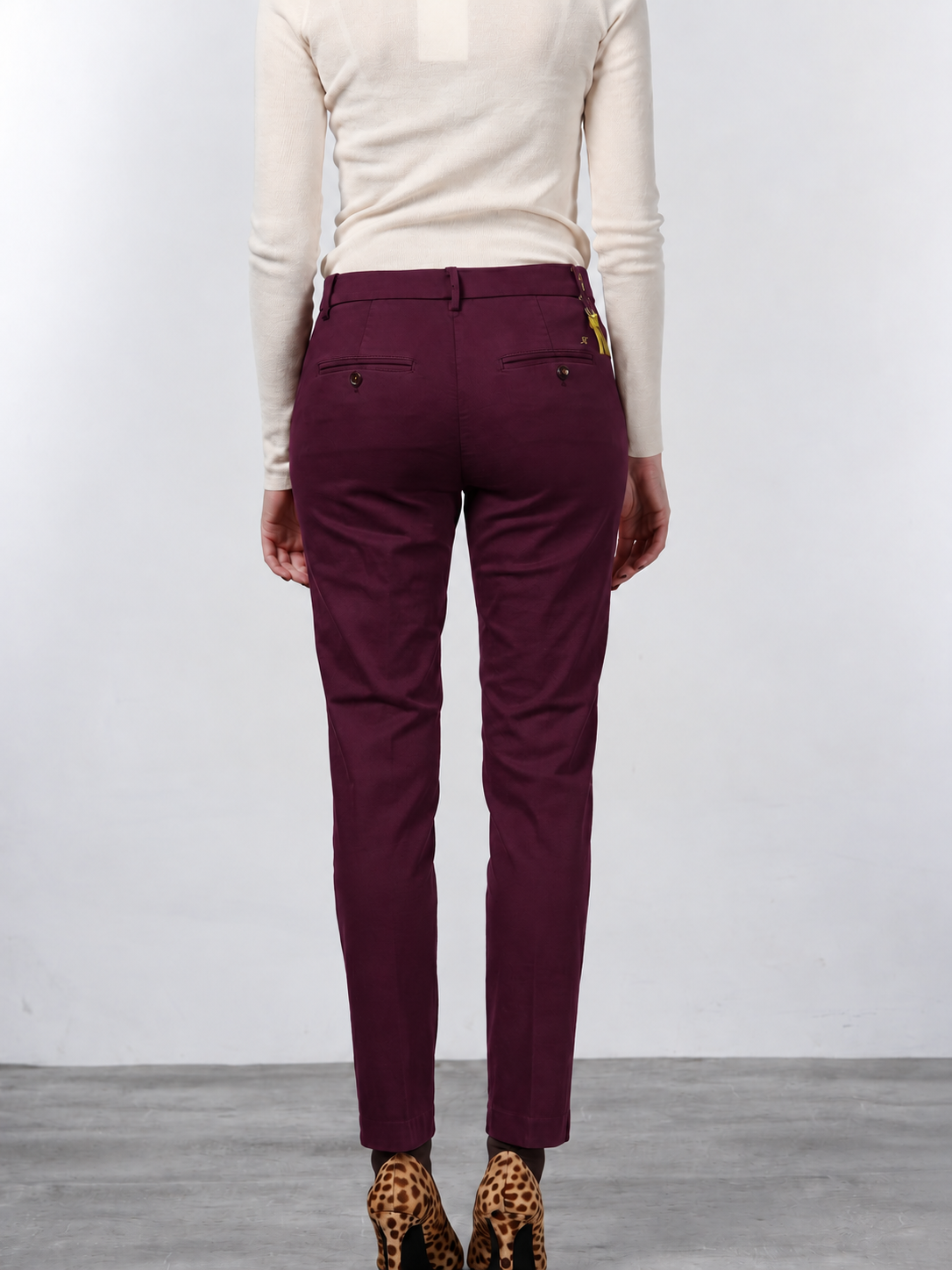 New York Slim Chinohose für Damen aus Satin mit slim fit ①
