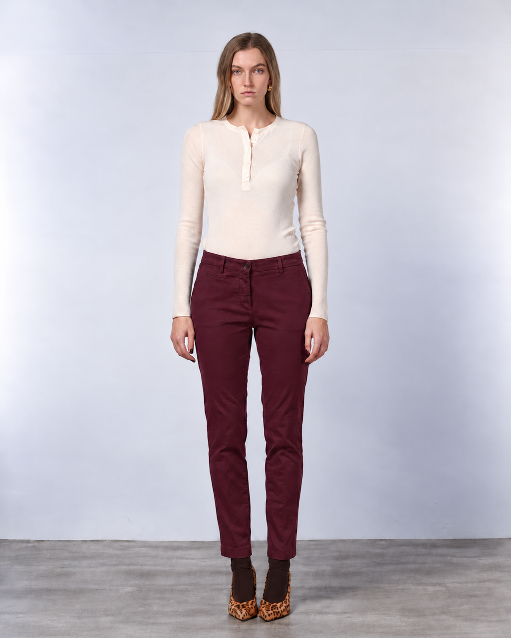 New York Slim Chinohose für Damen aus Satin mit slim fit ①
