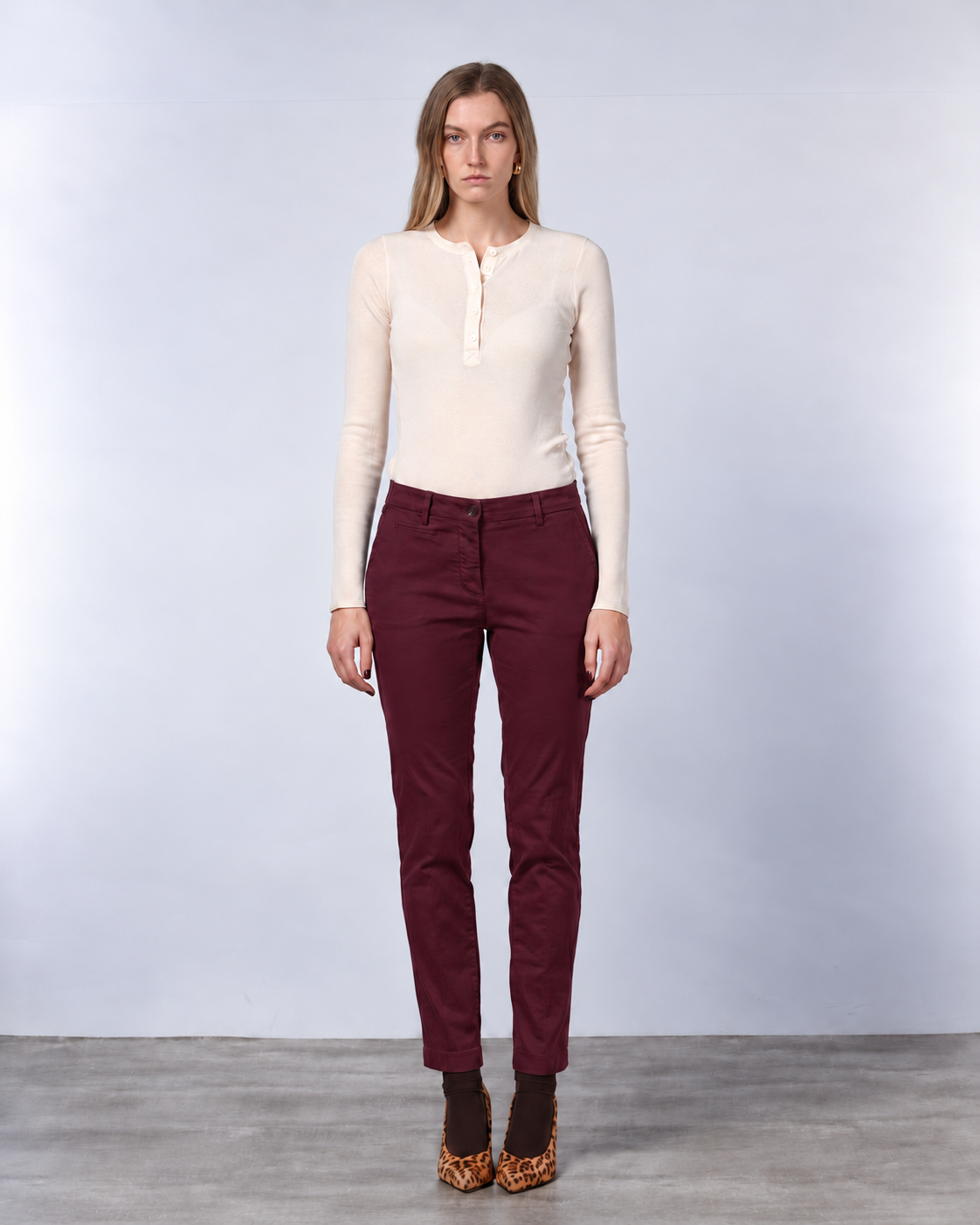 New York Slim Chinohose für Damen aus Satin mit slim fit ①
