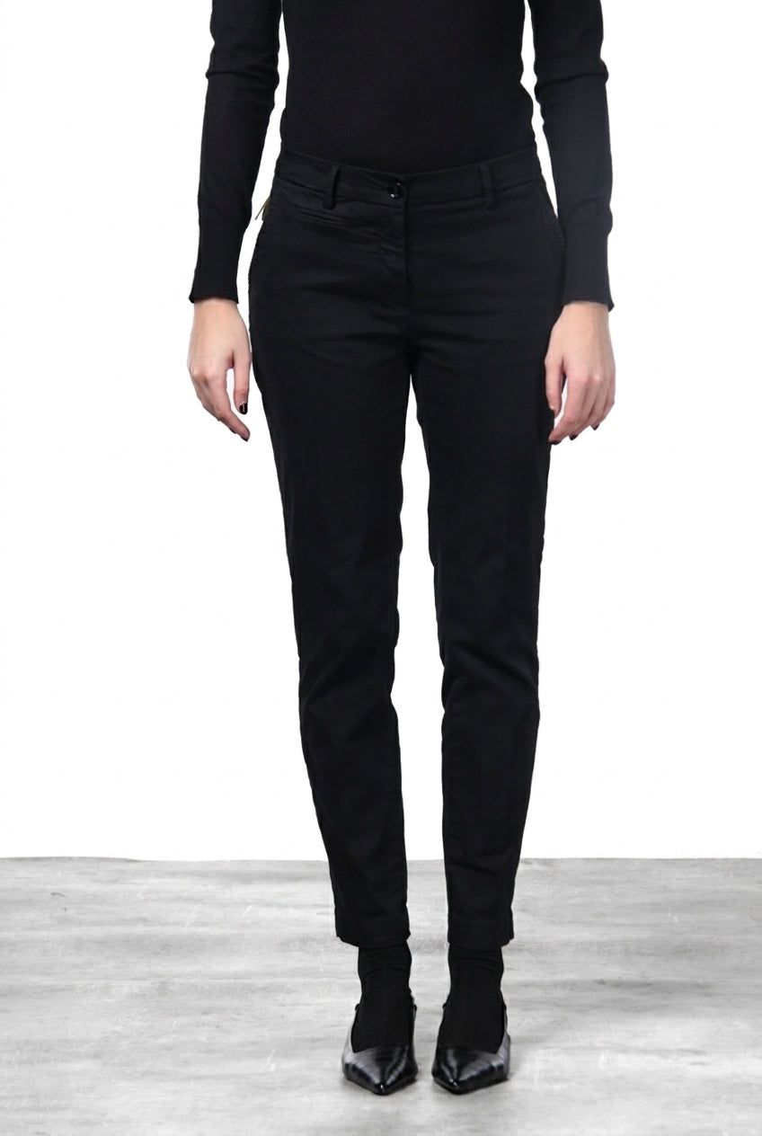 New York Slim pantalone chino donna in raso slim fit ①