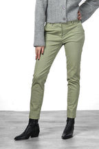 New York Slim pantalone chino donna in raso slim fit ①