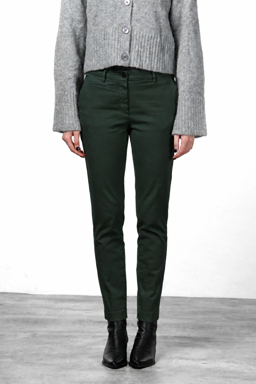 New York Slim women’s chino pants in satin with slim fit ①
