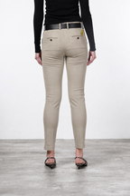 New York Slim women’s chino pants in satin with slim fit ①
