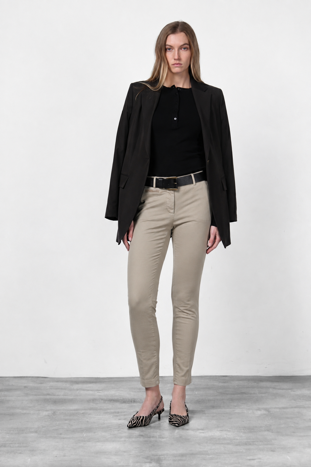 New York Slim women’s chino pants in satin with slim fit ①
