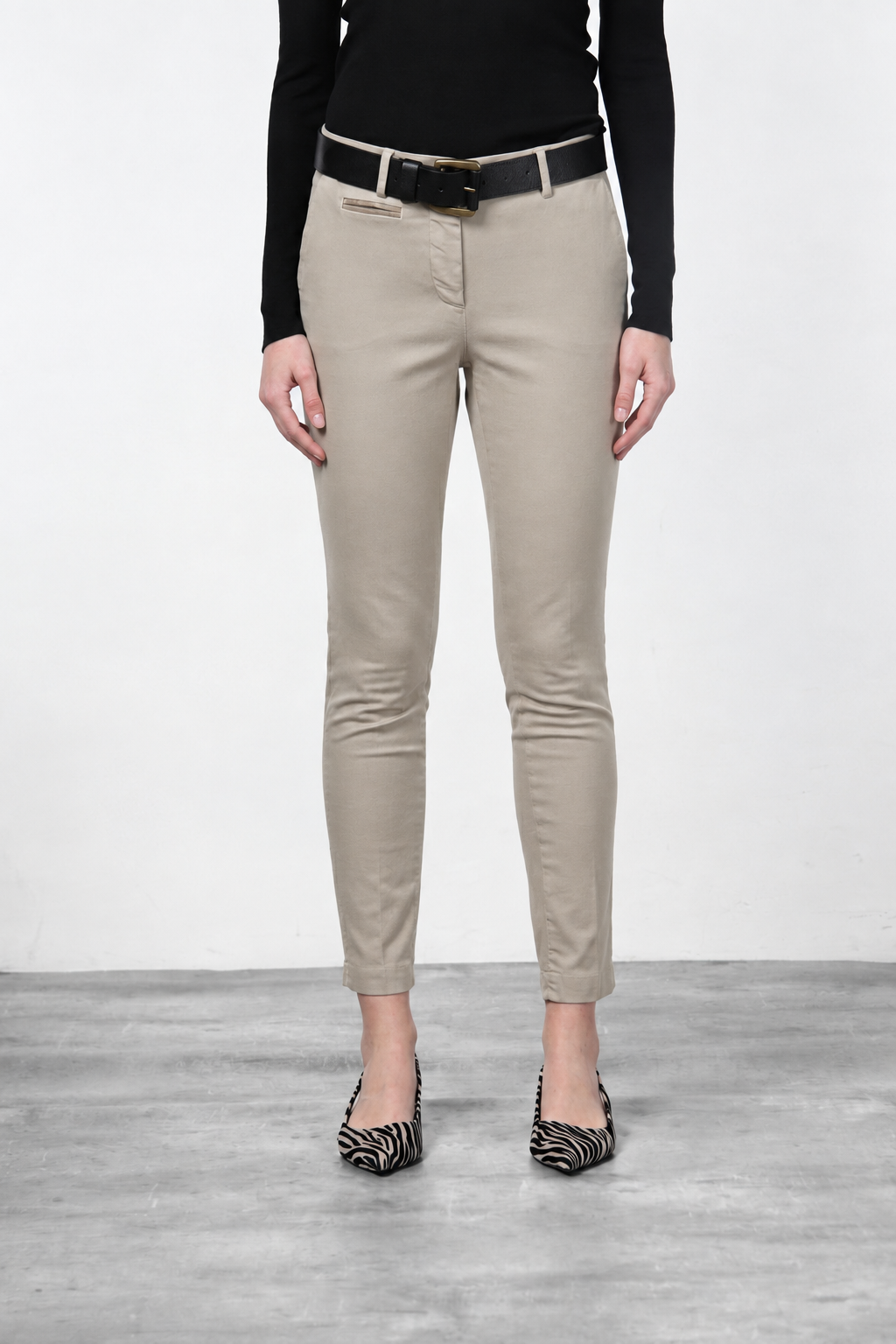 New York Slim pantalone chino donna in raso slim fit ①