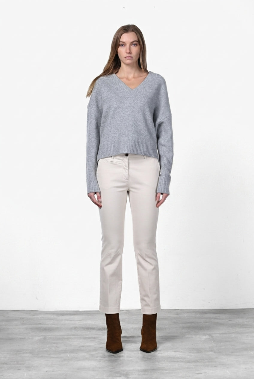 New York Trumpet women’s chino trousers in gabardine, slim fit ①