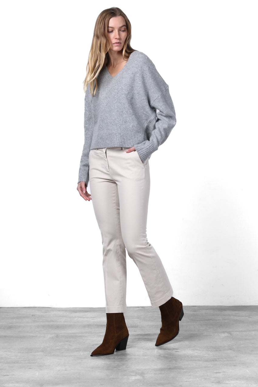New York Trumpet women’s chino trousers in gabardine, slim fit ①