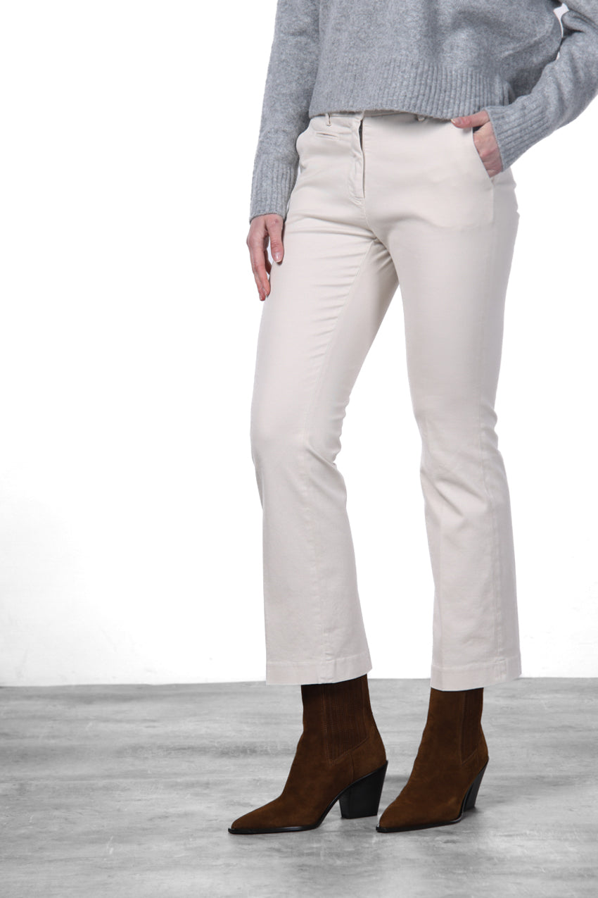 New York Trumpet women’s chino trousers in gabardine, slim fit ①